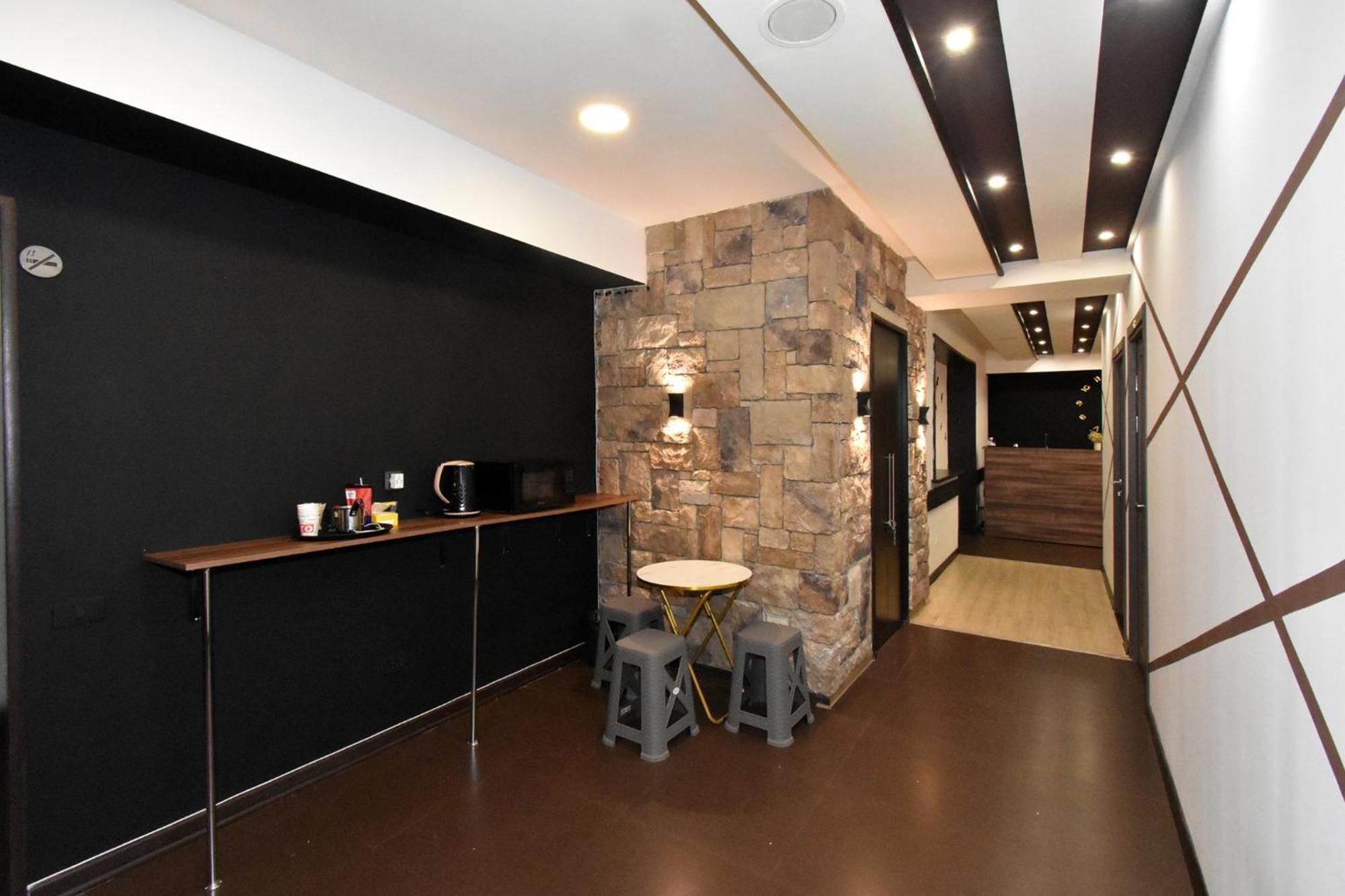 Luna Guest House 耶烈万 外观 照片